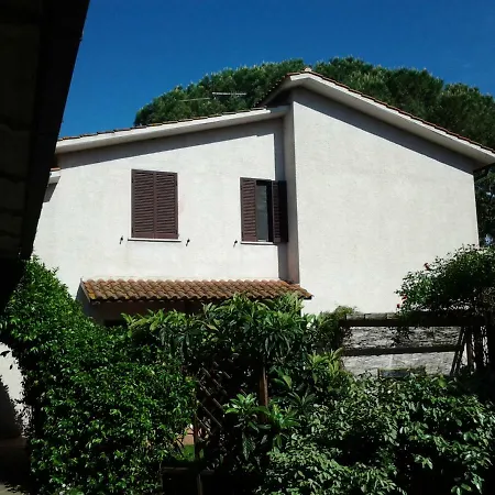 مزرعة للإقامة Agriturismo Piana Arborello